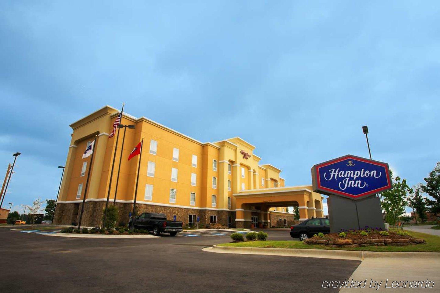 Hampton Inn Брайант Экстерьер фото